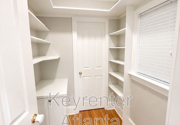 479 WOODWARD AVE SE