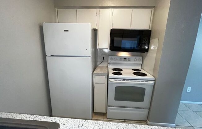 1 bed, 1 bath, 650 sqft, $1,300, Unit 203