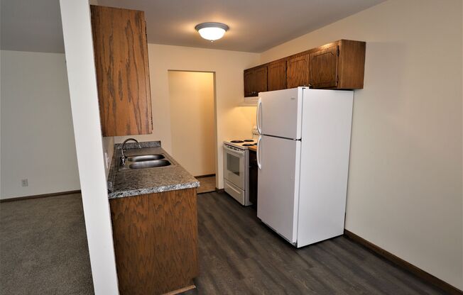 2 beds, 1 bath, 1,050 sqft, $1,515, Unit 208