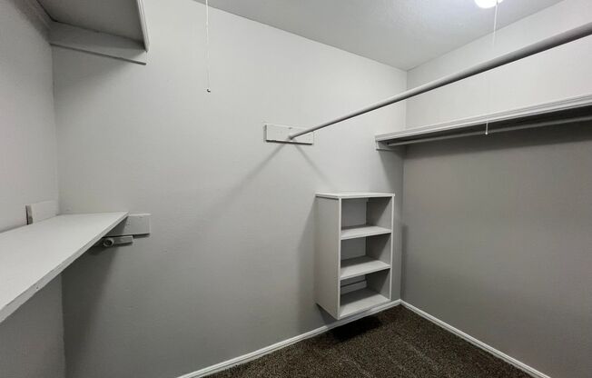 2 beds, 1 bath, 864 sqft, $885, Unit 1715-232AR