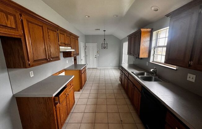 3 beds, 2 baths, $1,495