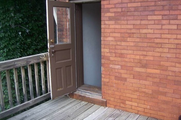 Spacious Two Story duplex on Walnut Street!