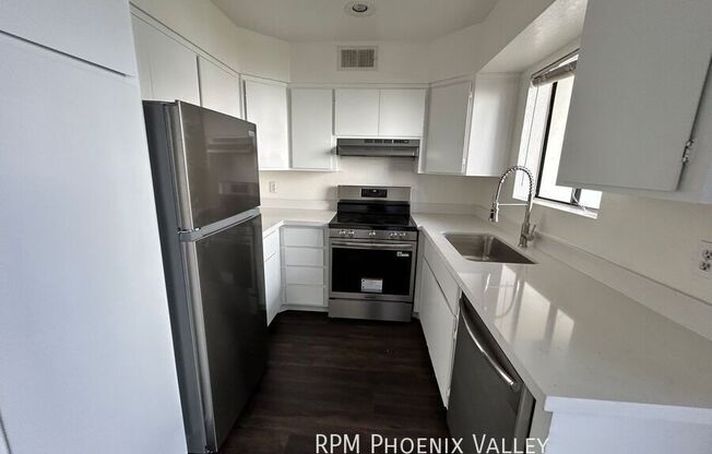 1702 E OCOTILLO RD