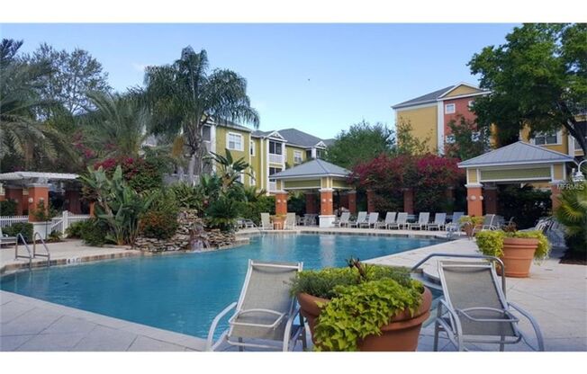Spacious  and nice 2nd floor 2bed/1bath unit in the sought after Grand Key in South Tampa!