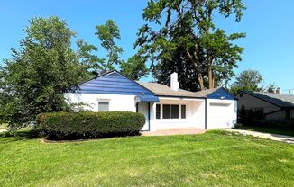 Charming 2 Bed / 1 Bath Home in Omaha – Fenced Yard & Great Location!