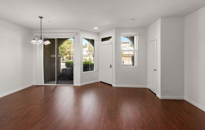 2 Bedroom - Oak Creek/Irvine Condo for Rent