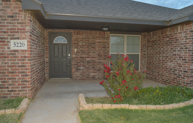 3 beds, 2 baths, $1,600