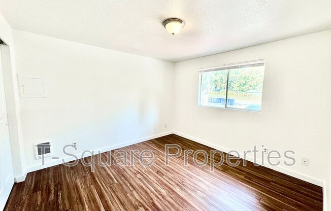2720 204 ST SW