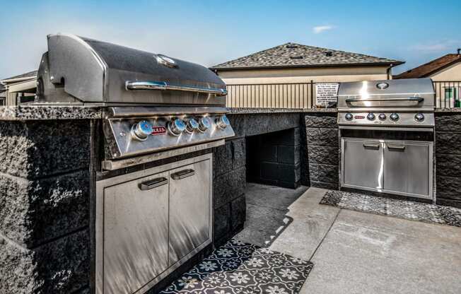 Outdoor Grilling Area at Parke Place, Arizona, 86314