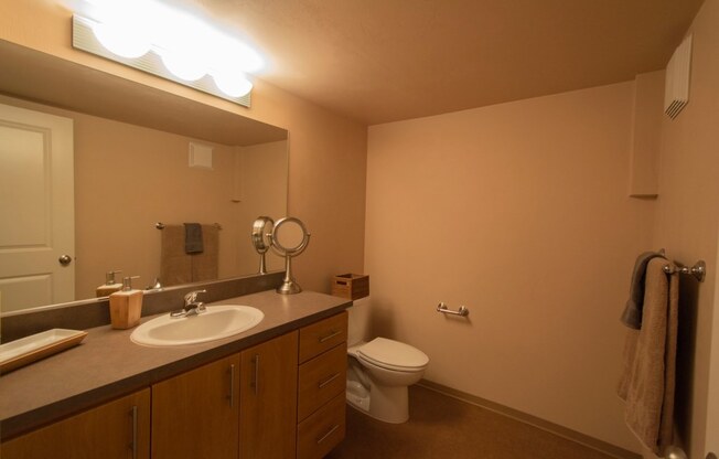 2 beds, 2.5 baths, 1,285 sqft, $1,600, Unit 02