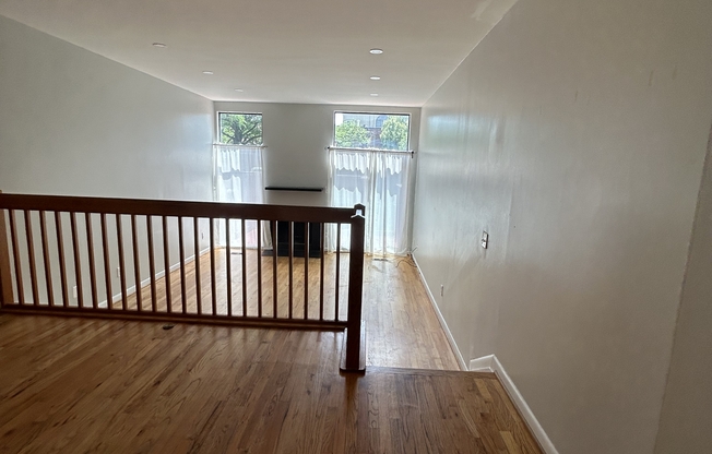 13 W HL ST