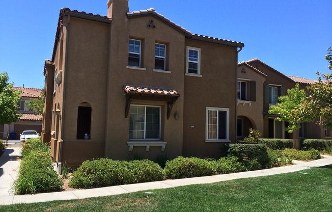 4 beds, 2.5 baths, $4,895