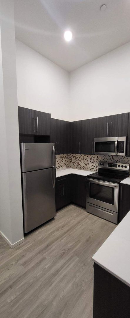 1 bed, 1.5 baths, 1,002 sqft, $2,800, Unit 105 LIVE WORK