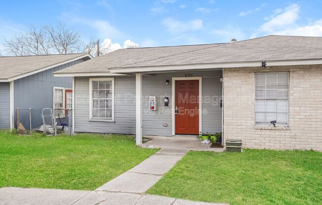 820 W OLMOS