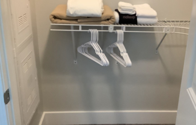 3 beds, 2.5 baths, 1,404 sqft, $5,640, Unit 1430-105