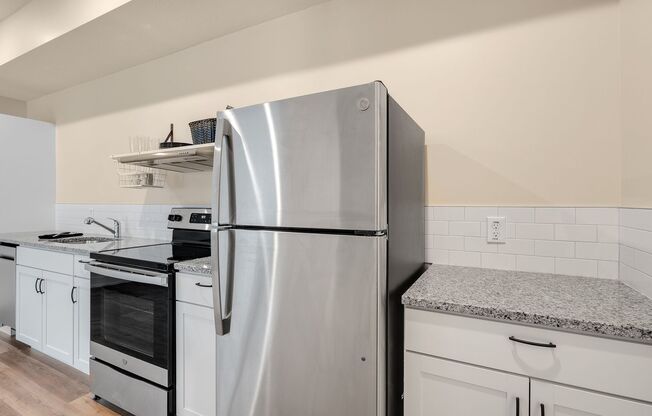 1 bed, 1 bath, 579 sqft, $1,350, Unit 13