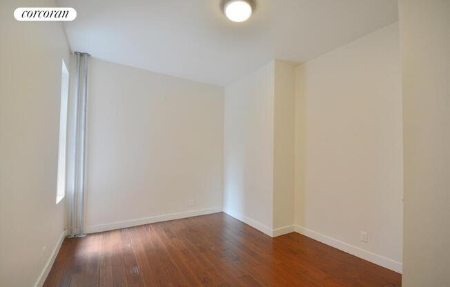 530 W 123 ST