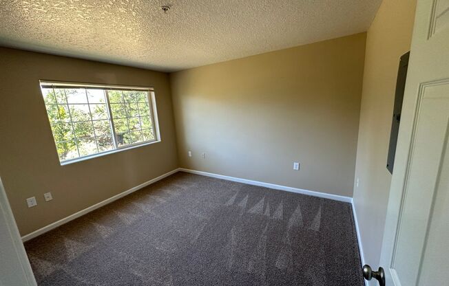 2 beds, 1 bath, 850 sqft, $1,400, Unit 6731 SE 82nd Ave #8