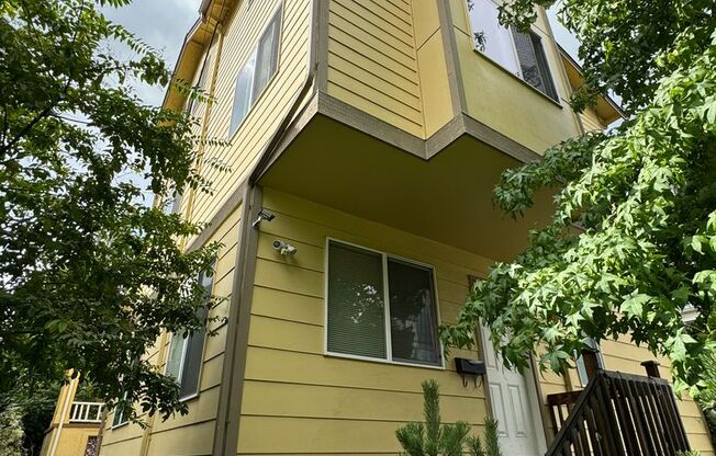 Spacious 9-Bedroom Home in Seattle’s University District
