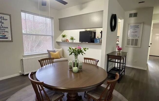 2 beds, 1 bath, 603 sqft, $1,225, Unit 130