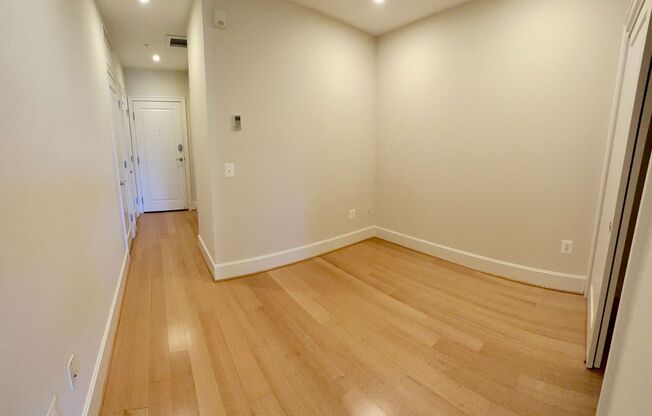 1 bed, 1 bath, $2,400, Unit 314