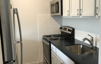 1 bed, 1 bath, 750 sqft, $2,060, Unit 102