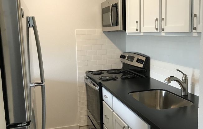 1 bed, 1 bath, 750 sqft, $2,060, Unit 102