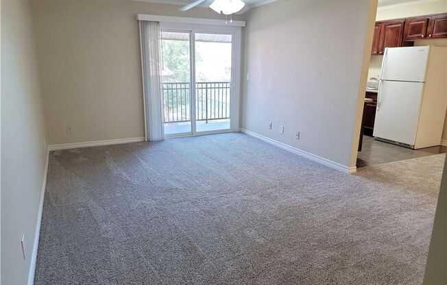 Adorable unit in Bella Vita community!