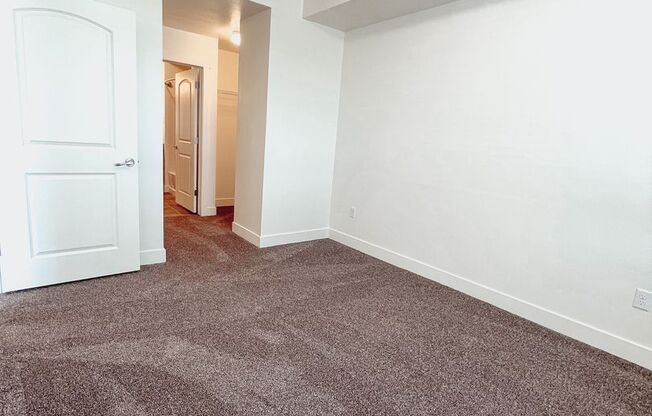 1 bed, 1 bath, 705 sqft, $1,250, Unit 544