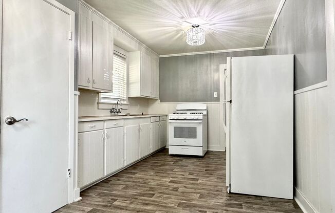 Comfortable Charm on Stumberg Lane – 3 Bed, 2 Bath Home in Prime Location!