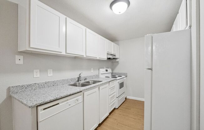 3 beds, 2 baths, 643 sqft, $1,900, Unit C305