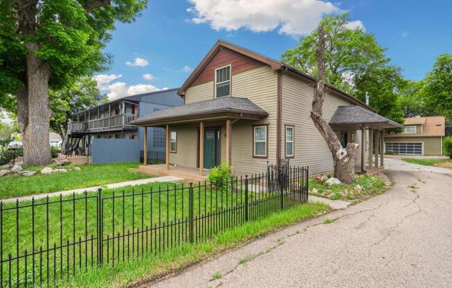 751 N GARFIELD AVE