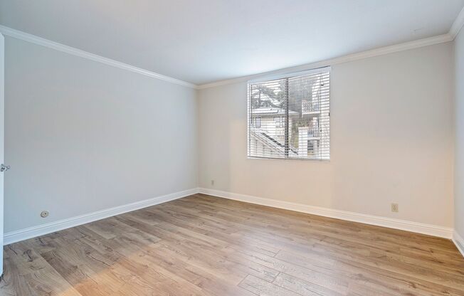 2 beds, 1 bath, 864 sqft, $2,695, Unit 302