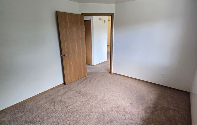 2 beds, 1 bath, 856 sqft, $1,269, Unit PL   7605