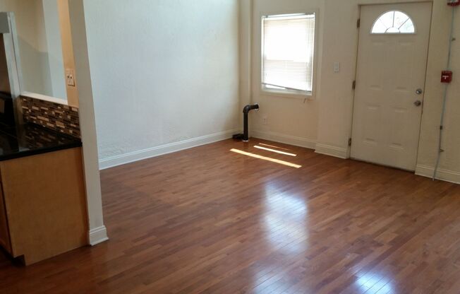 2 beds, 1 bath, $1,600, Unit #1