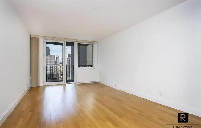 1 bed, 1 bath, 683 sqft, $4,750, Unit 28-E
