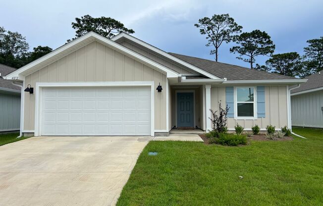 Beautiful 3 Bedroom, 2 Bath Pace Home available !!