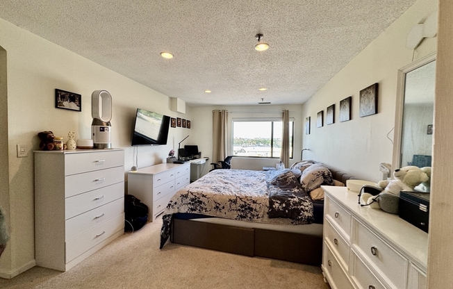 2 beds, 2 baths, 1,206 sqft, $3,000, Unit 402