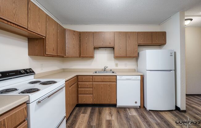 3 beds, 2 baths, 1,209 sqft, $1,295, Unit 2215-315