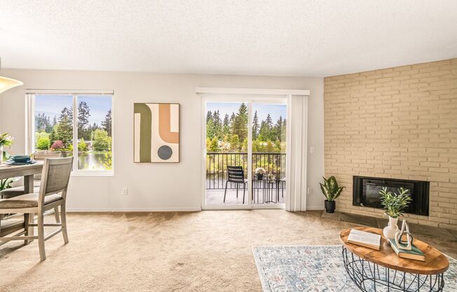 2 Bedroom 1 Bathroom Lakeside Unit!