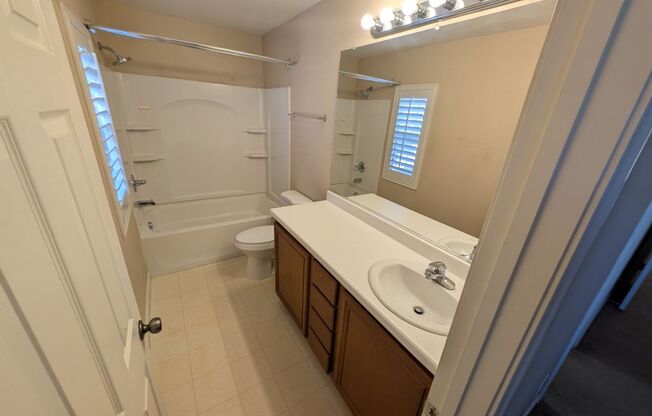 3 beds, 2.5 baths, $1,750