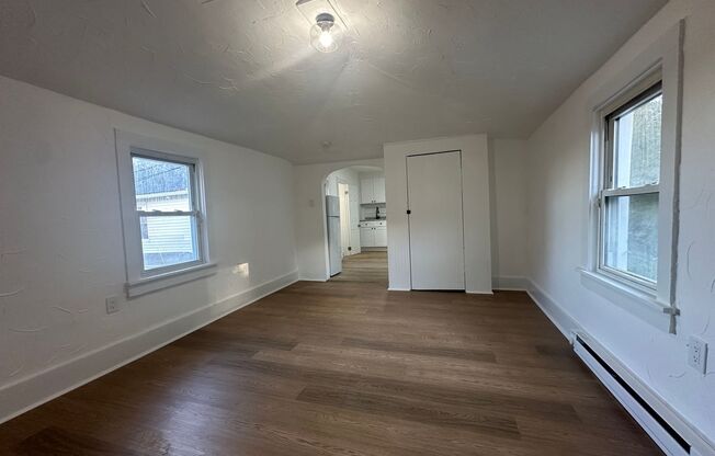 1 bed, 1 bath, $1,400, Unit 2-B