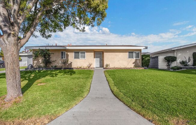 Gorgeous 5-bedroom, 2-bathroom home located in La Mirada