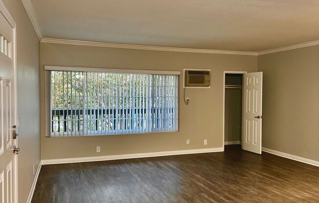 2 beds, 2 baths, 880 sqft, $2,800, Unit A-5