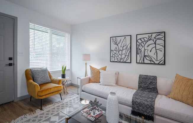 2 beds, 1 bath, 750 sqft, $1,295, Unit H9