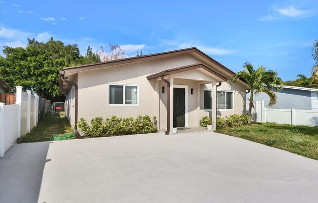 Single Family Home in Non HOA East Boca Raton