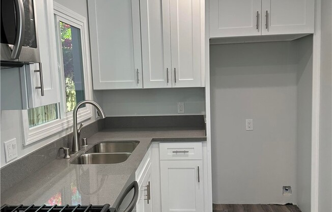 1 bed, 1 bath, 600 sqft, $2,100