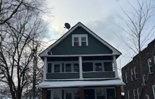 1114 E 64th