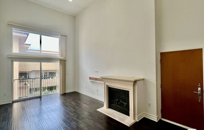 1353 N. FULLER AVE #101