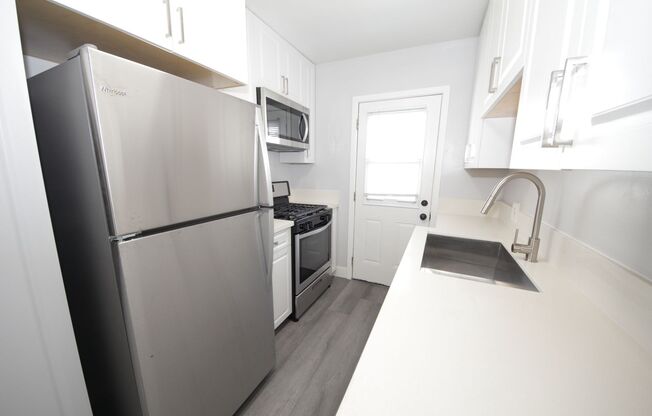 1 bed, 1 bath, $2,895, Unit 544-4